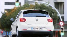 Seat Ibiza Ecomotive - tył - reflektory wyłączone