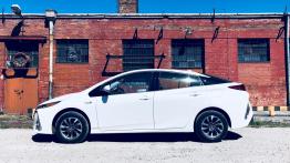 Toyota Prius Plug-in Hybrid kontra Hyundai IONIQ Plug-in – starcie „zielonych” tytanów