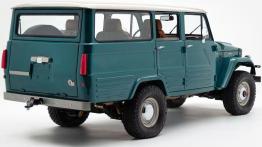 Odrestaurowany Land Cruiser FJ45LV – unikat dla kalifornijskich surferów