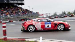 Aston Martin V12 Zagato - Moc dwóch garbów