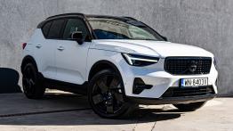 Test: Volvo XC40 B4 Ultra Black Edition to weteran, który nie boi się młodzieży. Ma parę blizn i wciąż wiele atutów