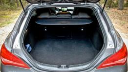 Mercedes CLA 200 Shooting Brake – gra pozorów