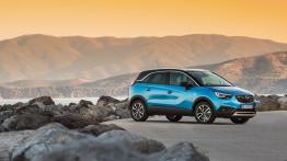 Opel Crossland X - prawy bok