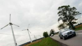 Elektryzująco szybka hybryda - BMW X6