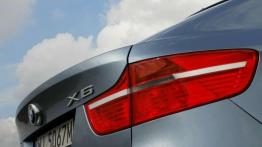 Elektryzująco szybka hybryda - BMW X6