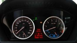 Elektryzująco szybka hybryda - BMW X6