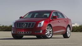 Cadillac XTS - widok z przodu