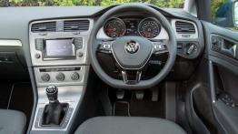 Volkswagen Golf VII 2.0 TDI BlueMotion Technology - kokpit