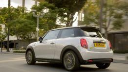 MINI Cooper SE – pierwszy w pełni elektryczny