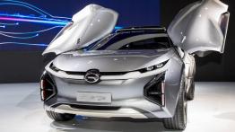 Kolejny chiński koncept "pręży muskuły"