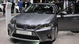 Lexus CT 200h - odświeżony i poprawiony