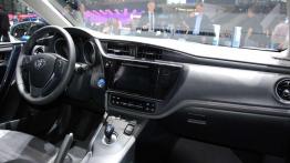 Toyota Auris - subtelny lifting na genewskie salony