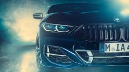 BMW Individual M850i xDrive Coupe Night Sky - prawy przedni reflektor - w??czony