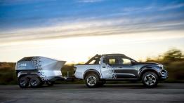 Nissan Navara Dark Sky - prawy bok