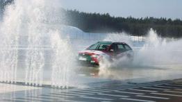 Szkoła Auto &#8222;w rękach&quot; dziennikarzy