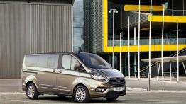 Flagowy van Forda odświeżony