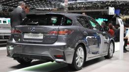 Lexus CT 200h - odświeżony i poprawiony