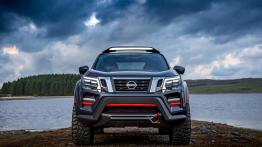 Nissan Navara Dark Sky - widok z przodu