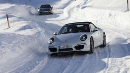 Porsche 911 Carrera 4. Sportowiec, któremu śnieg niestraszny