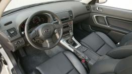Subaru Legacy - pełny panel przedni