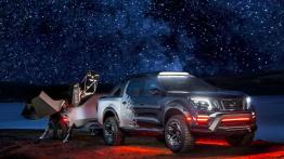 Nissan Navara Dark Sky - widok z przodu