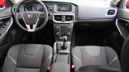 Volvo V40 T3 Momentum - zmiana warty
