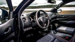 Nissan Navara Dark Sky - kierownica