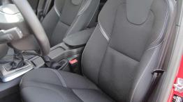 Volvo V40 T3 Momentum - zmiana warty