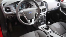 Volvo V40 T3 Momentum - zmiana warty