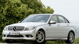 Mercedes Klasa C BlueEFFICIENCY - widok z przodu