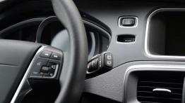 Volvo V40 T3 Momentum - Pan Rozsądny