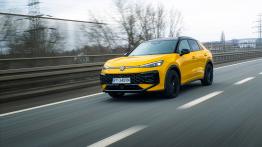 Volkswagen T-Roc 2026 R-Line 1.5 eTSI żółty