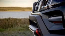 Nissan Navara Dark Sky - zderzak przedni