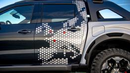 Nissan Navara Dark Sky - lewy bok