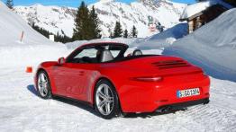 Porsche 911 Carrera 4. Sportowiec, któremu śnieg niestraszny
