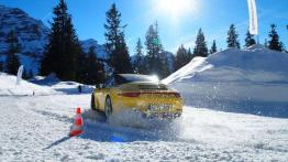 Porsche 911 Carrera 4. Sportowiec, któremu śnieg niestraszny