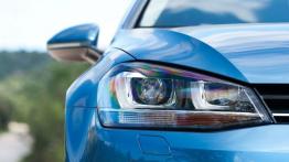 Volkswagen Golf VII 2.0 TDI BlueMotion Technology - prawy przedni reflektor - wyłączony