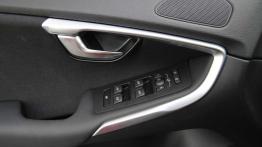 Volvo V40 T3 Momentum - zmiana warty