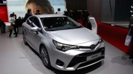 Rodzinnie, biznesowo, sportowo i ekskluzywnie - przegląd limuzyn prosto z Genewy