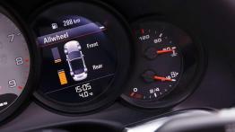 Porsche 911 Carrera 4. Sportowiec, któremu śnieg niestraszny