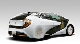 Elektryczna Toyota LQ jest autem... minusemisyjnym