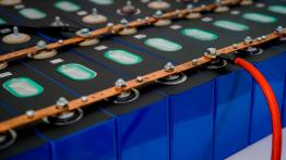 Baterie LFP vs NMC – dlaczego tańsza technologia podbija rynek aut elektrycznych?