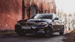 BMW 320d Touring 2.0 190 KM - galeria redakcyjna - widok z przodu