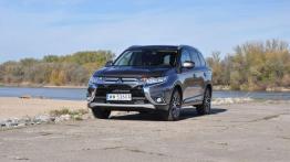 Mitsubishi Outlander 2.2 DID Intense Plus 4WD - galeria redakcyjna - widok z przodu