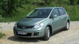 Nissan Tiida - galeria redakcyjna - widok z przodu