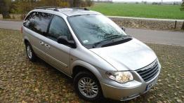 Chrysler Voyager V 2.5 CRD 143KM - galeria redakcyjna - widok z przodu
