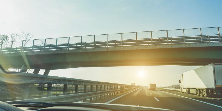 Po autostradzie nie gaś silnika od razu. Możesz zniszczyć turbinę za 10 tys. zł