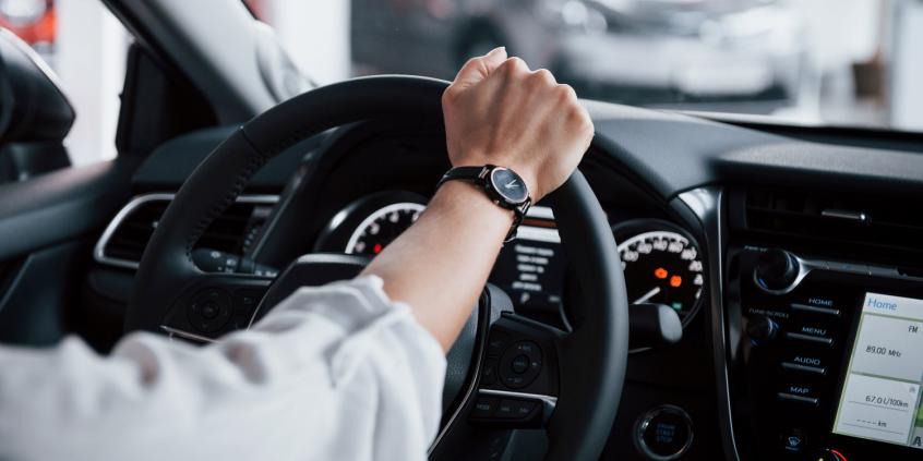 Toyota pracuje nad zaskakującą funkcją. Samochód zrobi zdjęcie tego, na co patrzysz