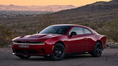 Legendarny muscle car oficjalnie wjeżdża do Europy! Oto Dodge Charger w wersji Sixpack i Daytona