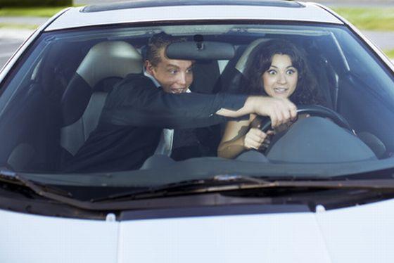 Jak poradzić sobie z pouczającym Cię mężczyzną?